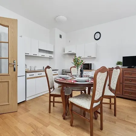 Apartment Bajana By Renters