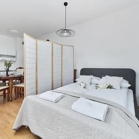 Bajana By Renters Apartment Wroclaw