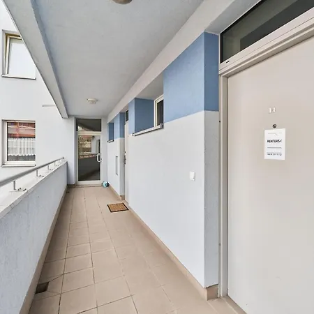 Appartement Bajana By Renters